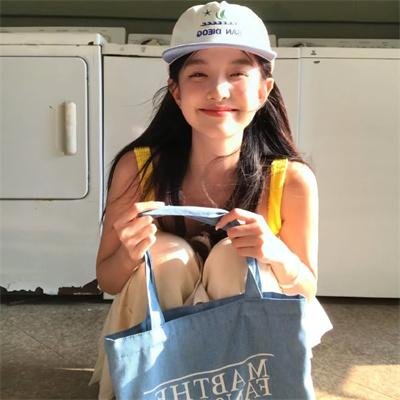 村里来了个直播女神